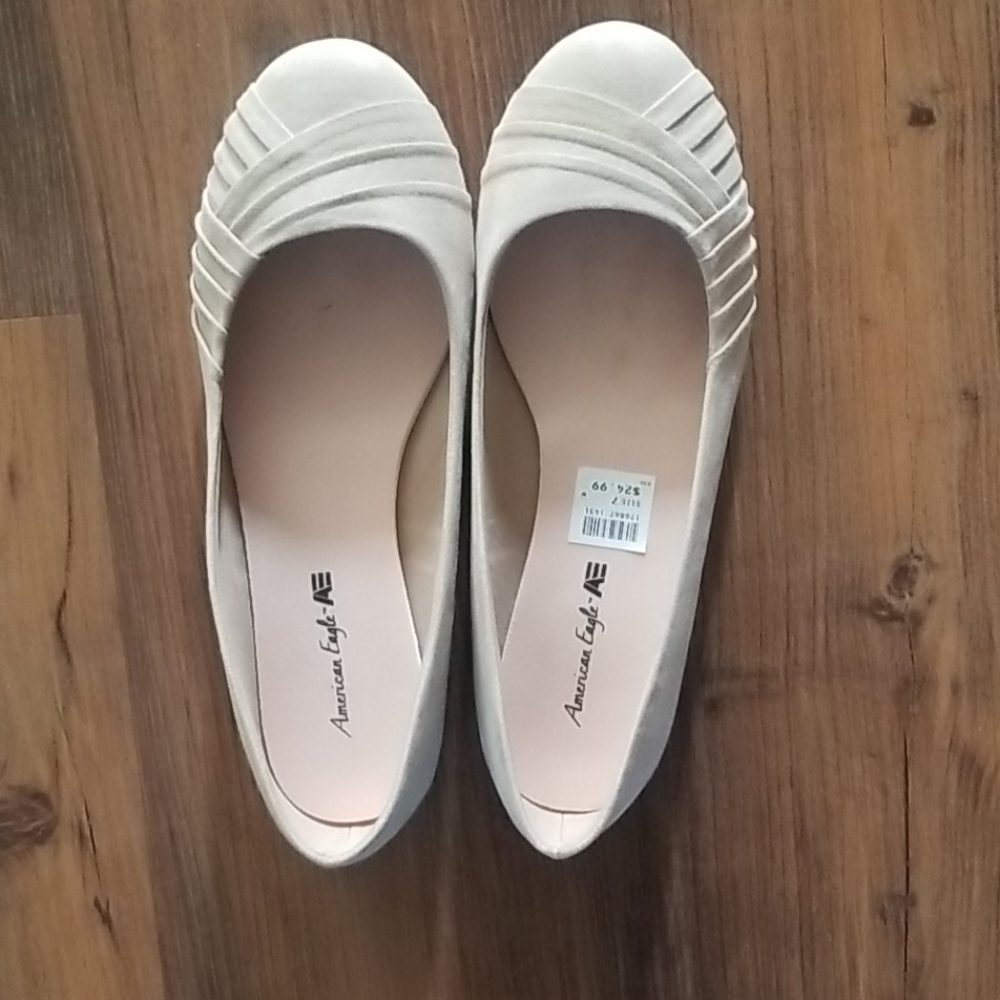 Tan flats